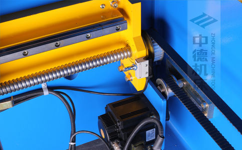 ZDPK-16032X軸配有滾珠絲桿及直線導軌，大功率伺服電機，鋼絲同步帶，能顯著提升X軸定位精度及速度 (2).jpg